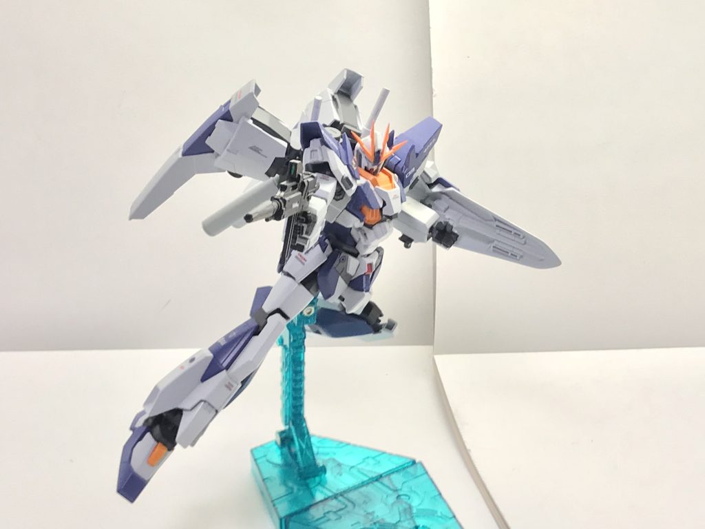 ビームライフル。原型機から引き継がれた装備であり、ジェガンタイプのそれとパーツの多くを共有しているために実現した高い整備性が売りである。威力は同時代相応と目されているが、資料の多くが後年には失われてしまったため詳細は不明。