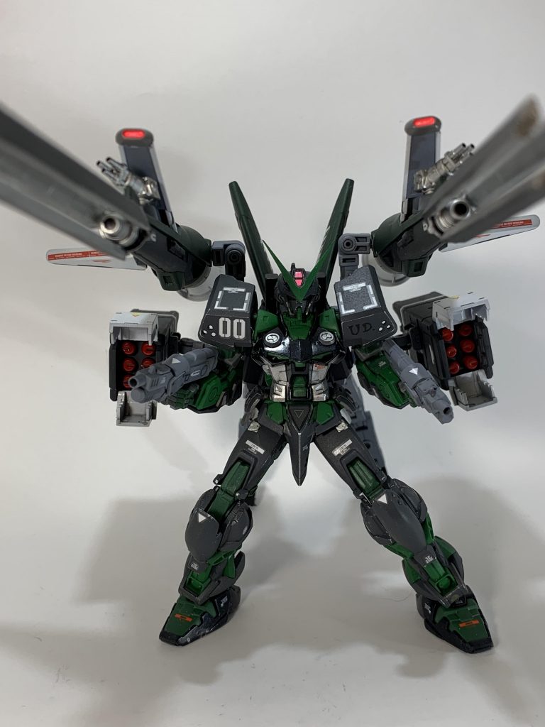 全展開。右肩の「00」はわ(輪)、れい(零)で00ということでパーソナルナンバーとなっており、左肩のUDはフォース名の「under dogs」の略称です。他にもつけてる方がガンスタにおりますので探してみては...?