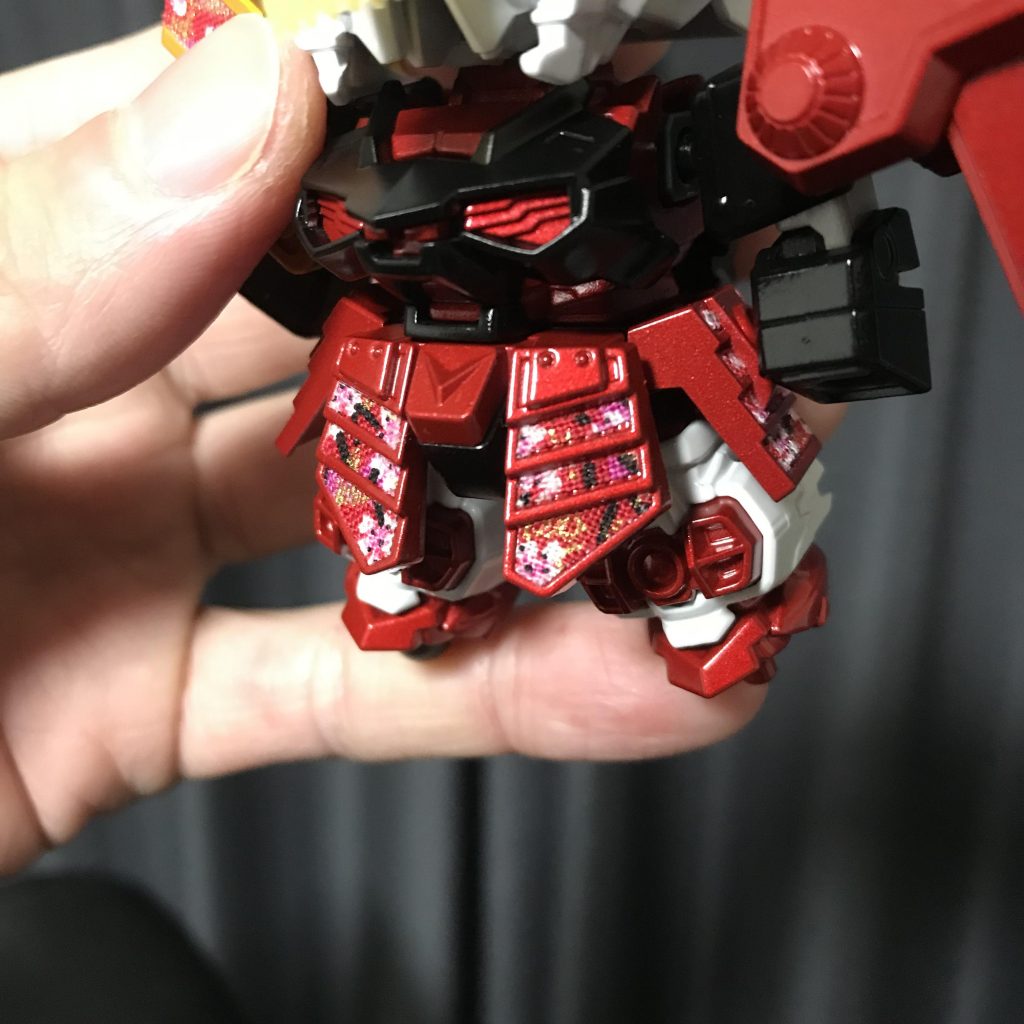 目立つ和柄は、百均の和柄テープを使用。部分によって、いろんな切り出し方をしたので苦労しました（ ; ; ）