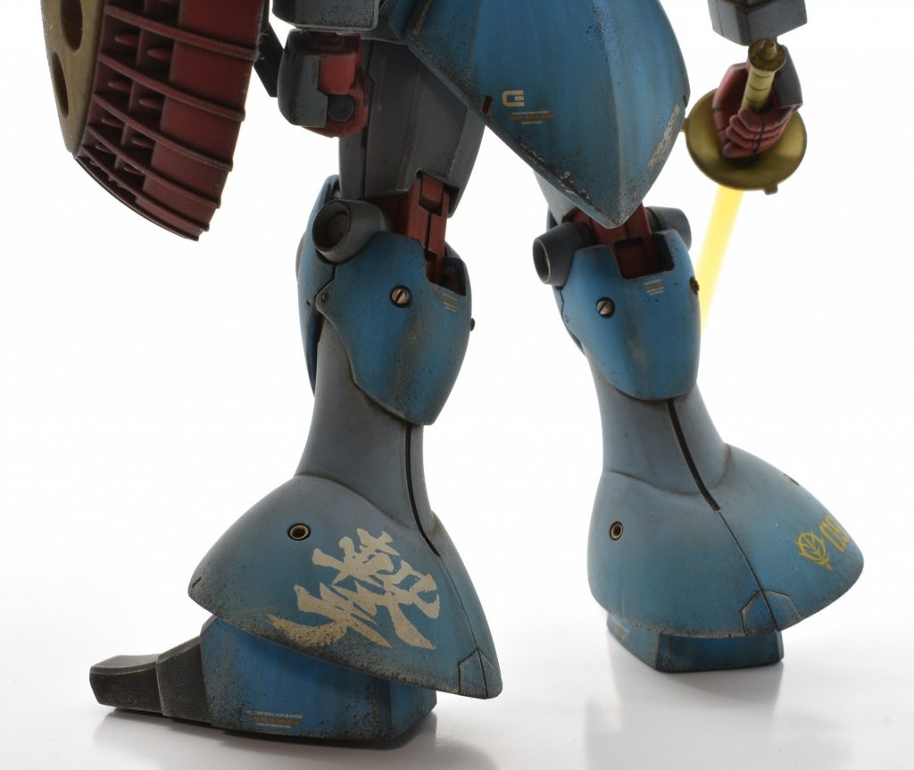 ふくらはぎのフレアはグラデーション塗装+大判デカール