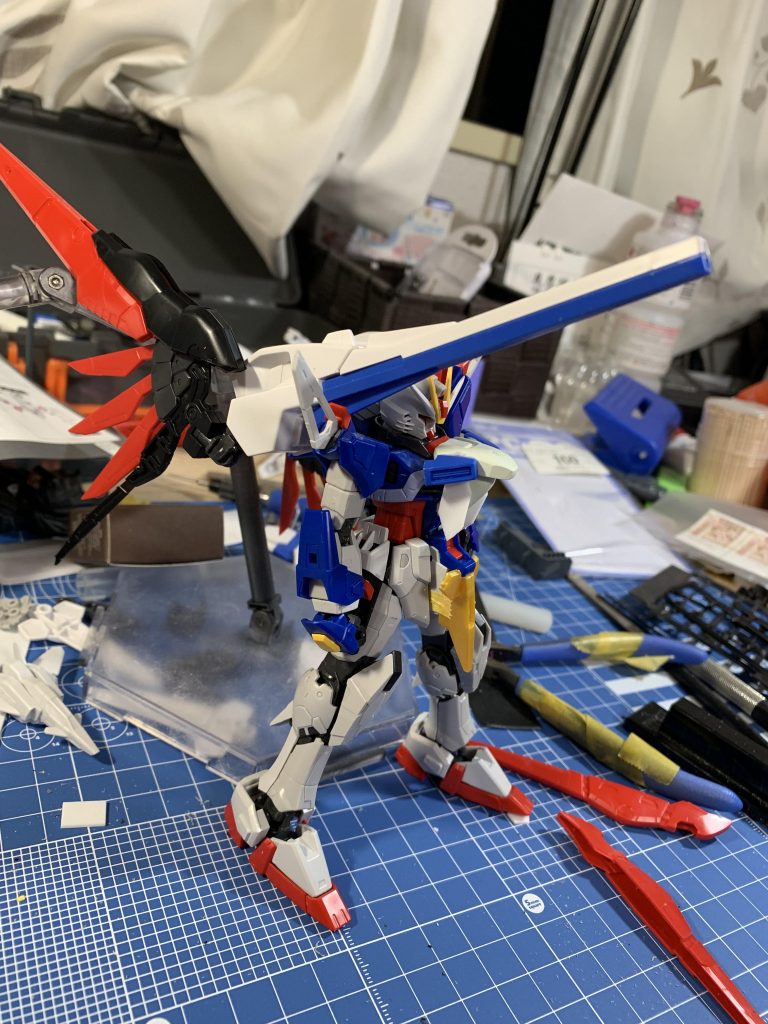 羽とバスターパーツの接続に手こずるかと思いましたが意外とすんなり着きました。waveのPC3パーツを接続に使っています