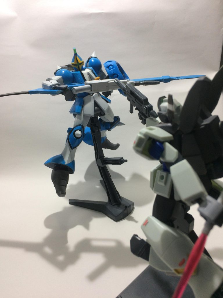 「食らいついて来るな兄ちゃん!
それでこそ獣だ!」
「あんたの教育の賜物だ!」