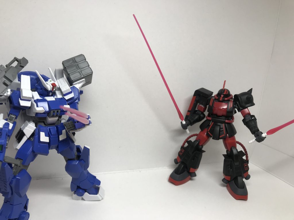 ジムから奪い取ったビームサーベルを使っているのとビルドダイバーズに出てくる設定です