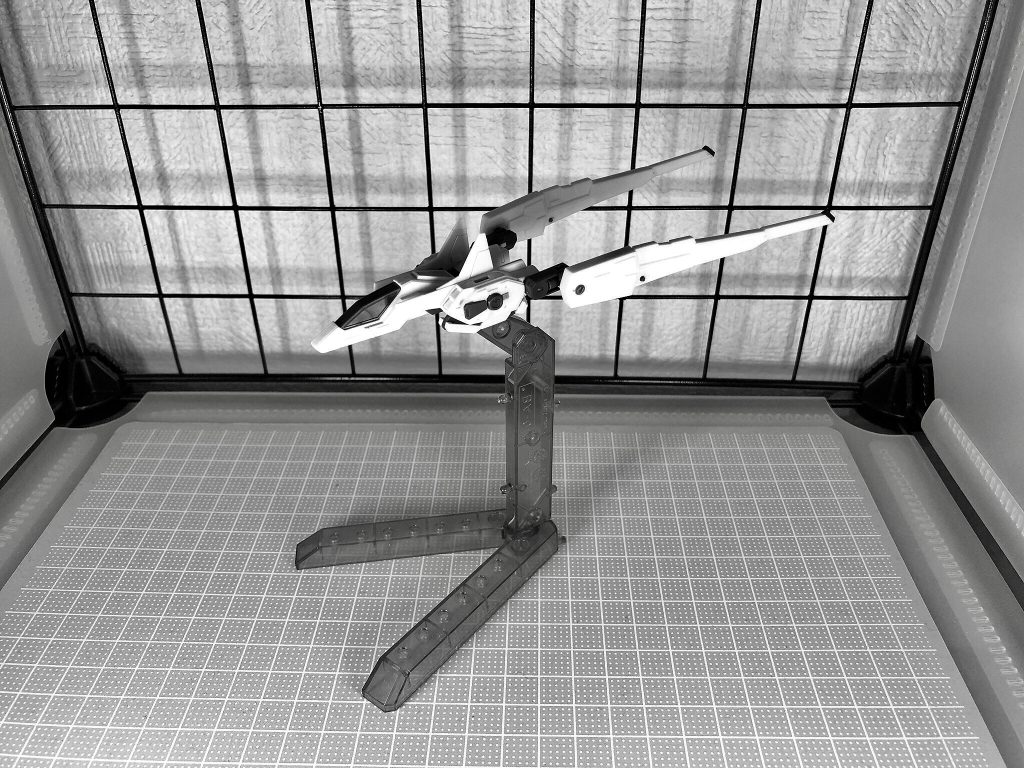 作業途中3
ユニバースブースター全体図(塗装前)
キット(原形)とシルエットが大して変わっていませんが、存在感を持たせるために各部を新調、自作しました