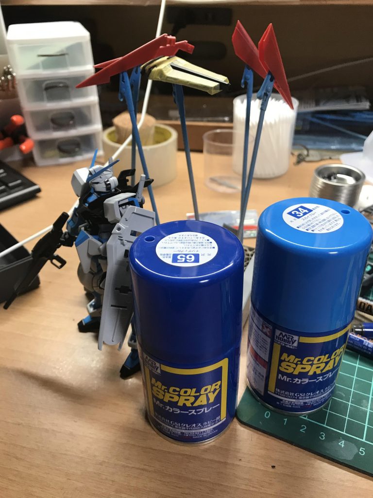 スプレー缶はこの2種類を使用しました