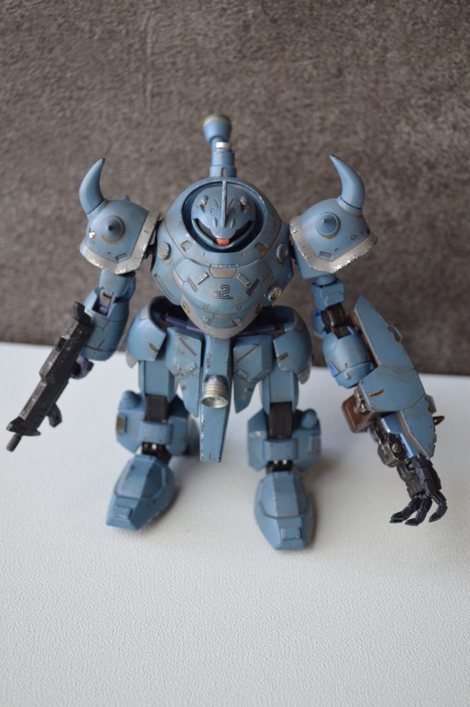 全体図。
リナシメントの左腕を弄ってます。肩はグフ使ってますが、可動域が恐ろしく狭い…
足はモビルワーカーですがこれまた可動域が恐ろしく狭い…