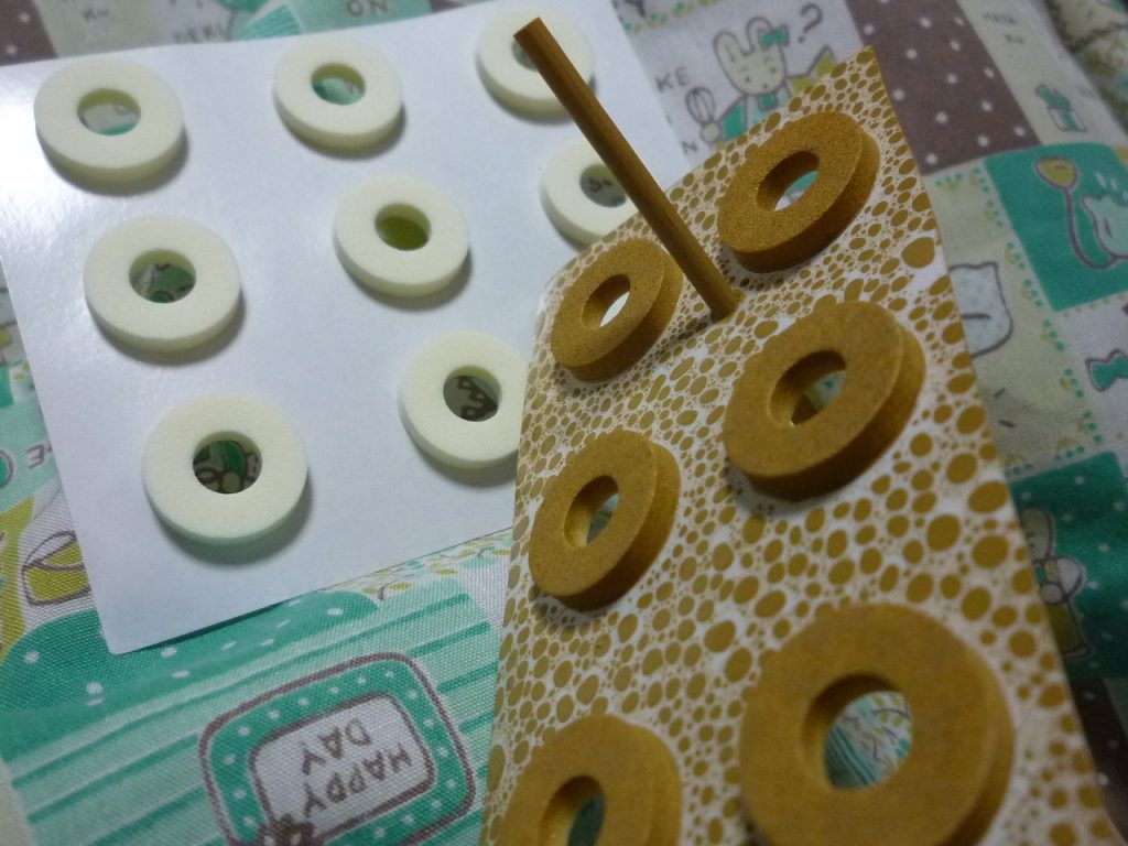 胸部のリングはスピール膏の保護具。プライマー含ませてもきちんと塗料は乗りません