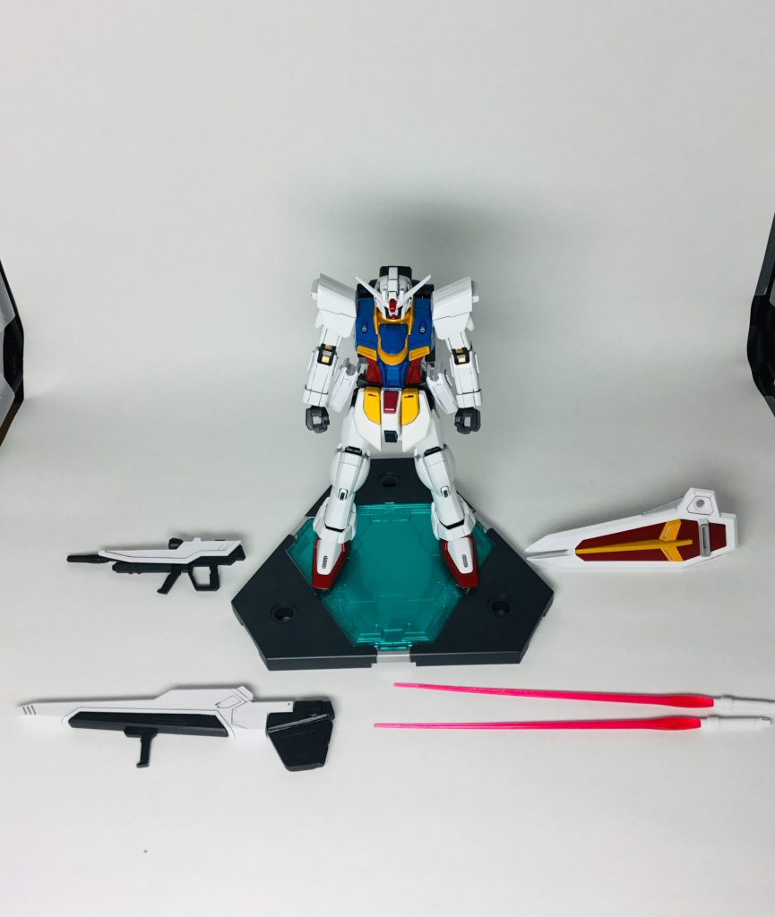 タガネでモールドを彫りなおしたり、エナメル塗料を使って墨入れをしたり、初めてのこともありましたが、どうにか完成までいたりました!余談ですが、フリーダムのキットとプラ板以外使わないで改造しました!
今の自分の技量とガンダムへの愛を最大限に込めて作ることができたと思います!自分にとって特別な作品です!SEEDコンよろしくお願いします!