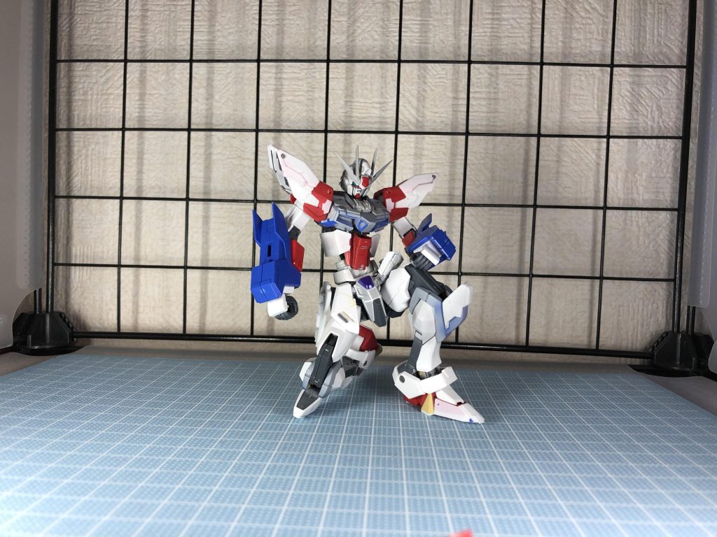 屈む可動
塗装後は怖くて出来ませんでしたが、塗装前ですがこのように自然な立ち膝が実現出来ます
胸部腹部間で1段、腹部内で1段、腹部腰部間で1段の3段で可動します


では、閲覧ありがとうございました
ぜひ、フォロー、グッドボタンをお願い致します！！