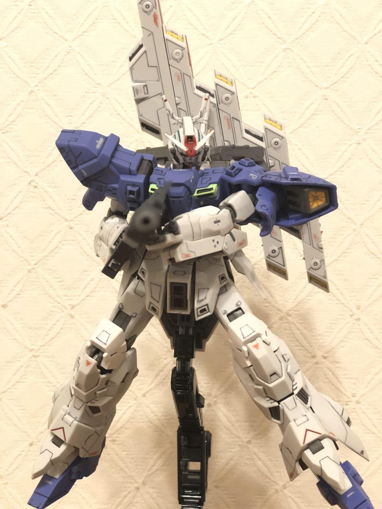 ガンダムA付録の「ロングライフ」を構えて