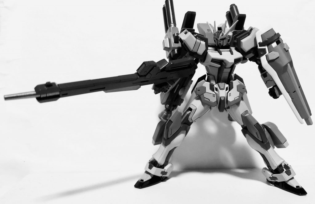 そんなこんなで2ヶ月くらいで完成ー!(この後めちゃくちゃデカール貼った。)スクラッチした部分はほとんどないです。あまり難しい事をやらずに形にしました。(配色で強引にまとめたといっても過言ではないですね笑)もし、この作品みて凄いなーと思ってくれた方がいれば幸いですし、是非缶スプレーをつかって簡易ミキシングのガンプラを塗装してみてください。自分で色を自在に変えられるようになると世界が変わりますよ(´∀`)