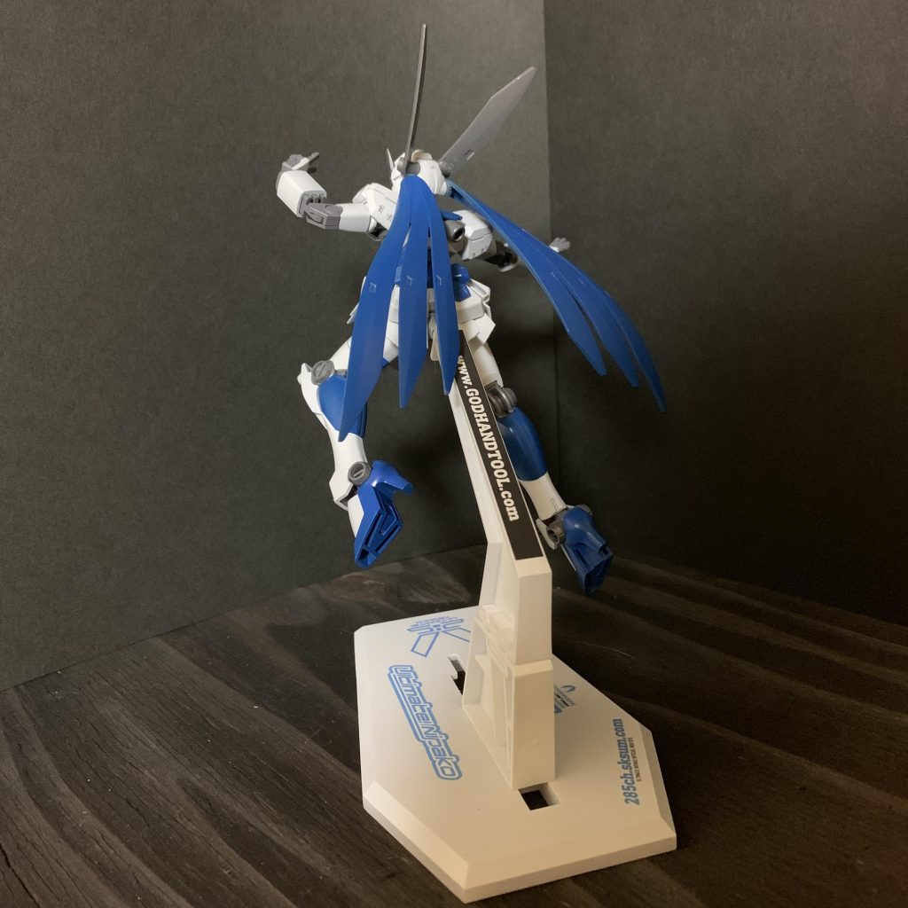 付属スタンドもニパ子デカールを貼り、かなりレーシーな感じに出来ました。