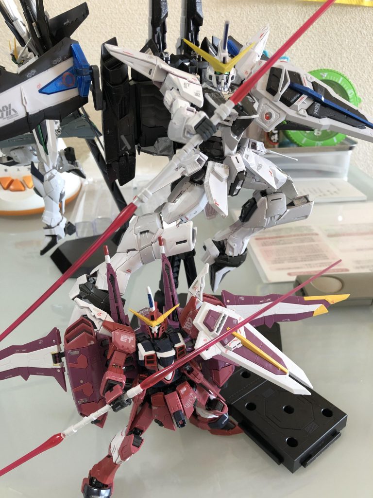 RGジャスティスと比較