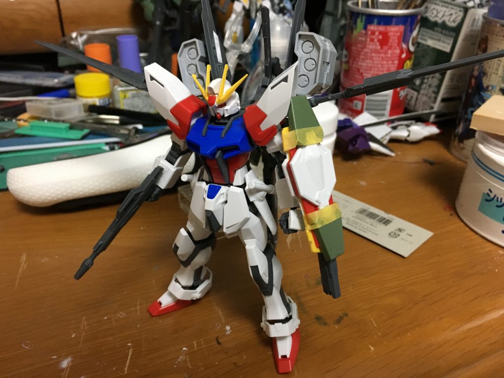 最初はこんな感じにサムライマスターソードを活かそうと始めたのですがストライカーパックみたいにしたらいいんじゃね！と思ってランチャー、スラッシュと考えていきました