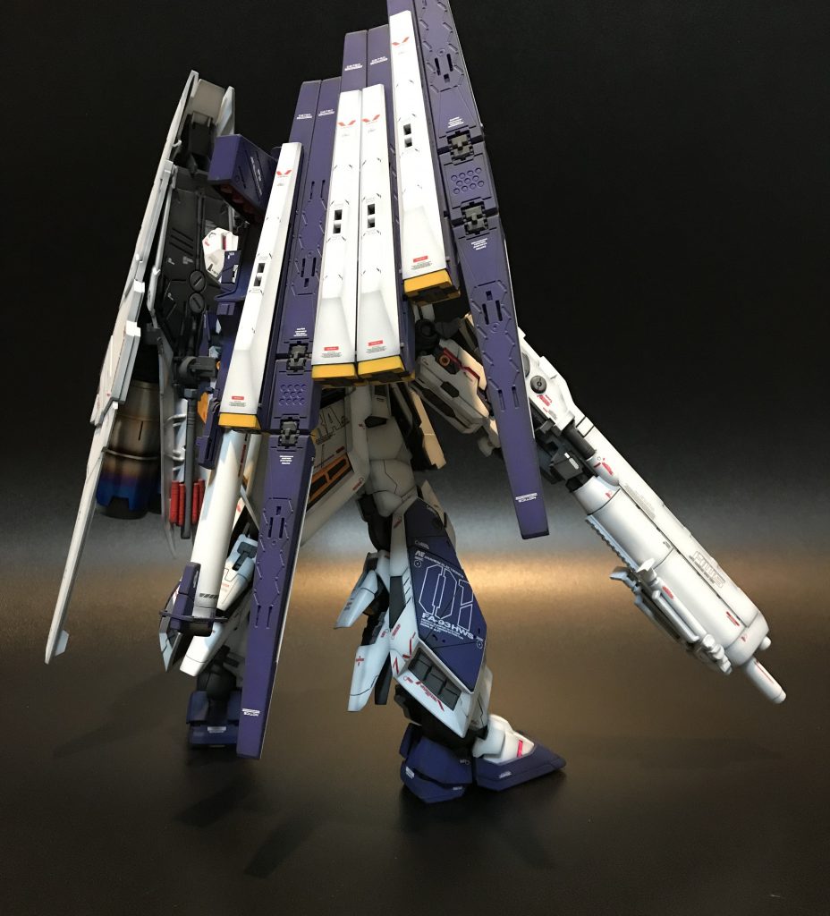 ファンネルも全て接着して、バランス改善の為、通常とは違う右側へマウント。