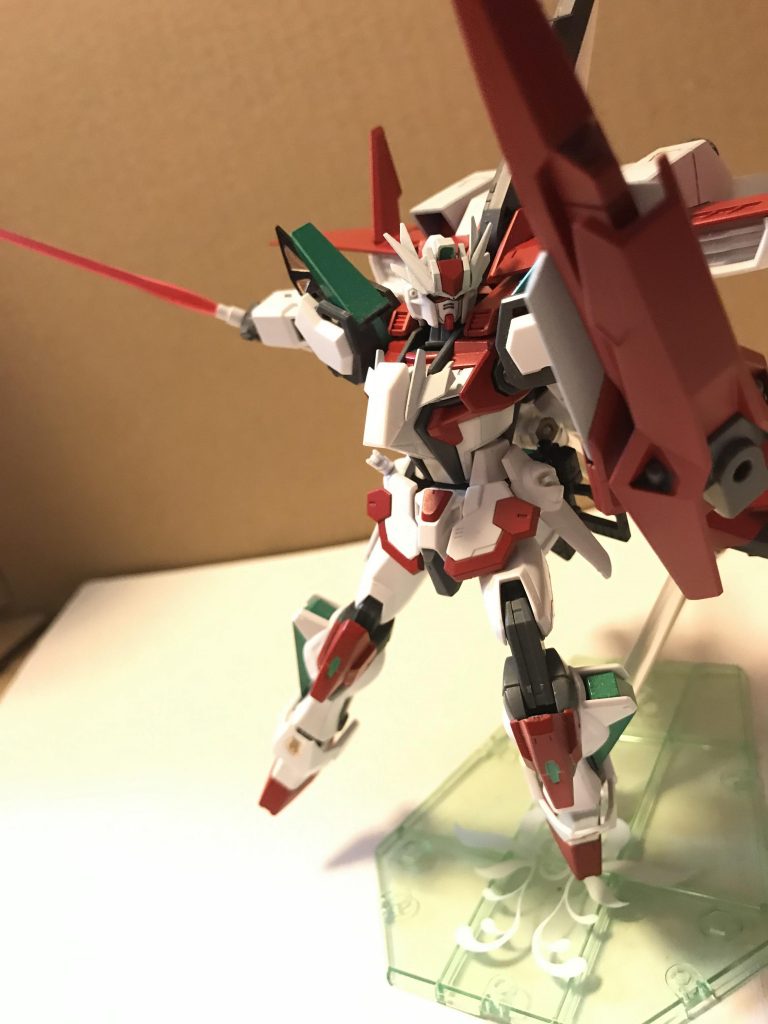 ビームサーベル
ストライクのビームサーベルとは違いフリーダムのサーベルを流用している