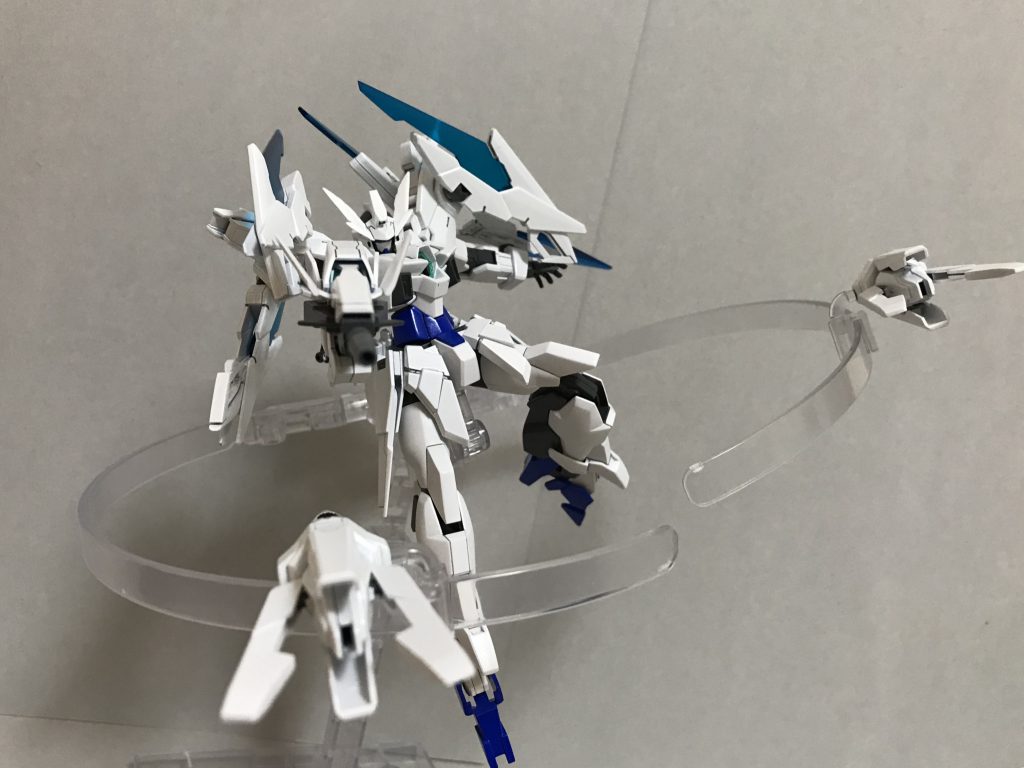 シグマシスファンネル射出!
逆もまた然り
上の写真と同じく劇中の戦闘シーンを参考にポーズをつけてます