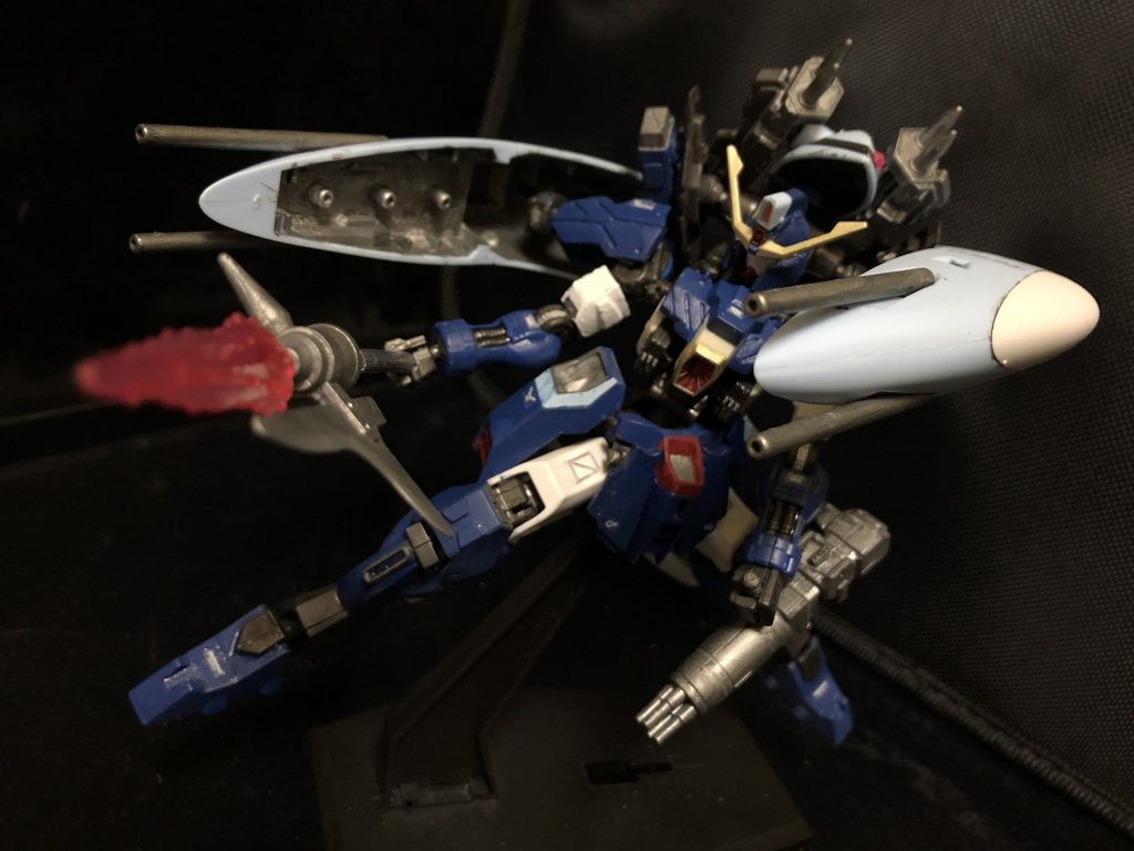 アビス「コレでえ!そぉら、行っけぇ!」
oyz「アレはシールド内蔵の3連装ビーム砲及び、カリドゥス複相ビーム砲、さらにはバラエーナ改2連装ビーム砲!いわゆるアビス式フルバーストって訳だな!」
アウル「あっはっは!ごめんねぇ、強くてさぁ!!」