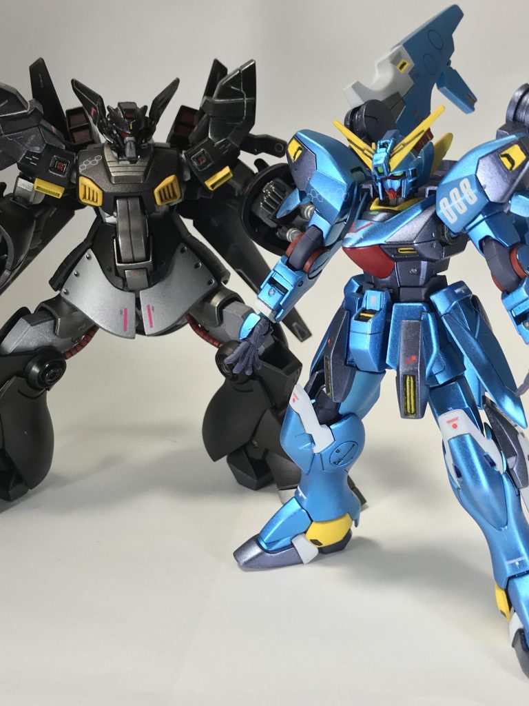 ほとんどV2ガンダムです バックパックもそのままでいいかと思ったのですが、面白くないと思い マックナイフの足にしました。