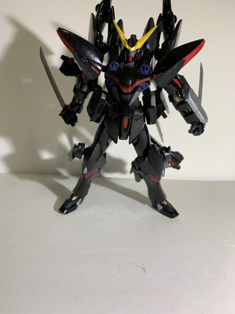 小太刀二刀流といえばやっぱりやりたい奥義回転剣舞六連の構え。小太刀と鞘はビルドパーツを半分に切り鞘は接着して一つに変更。