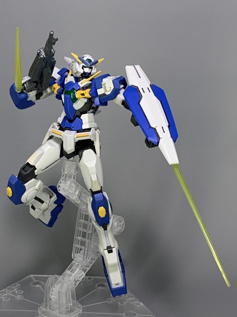 ガンダムアストレアRF3号機
形式番号:GNY-001RF-3/L
通称:アストレアtype:L、アストレアL など

概要
 アストレアRFの機動力と柔軟性に重きを置いた仕様。近〜中距離の遊撃機としての適性が高く、全体的にバランスのいいスペックを持つ。
 右腕の多目的装甲は、ヴァーチェの外装を流用しており、ビームガンを兼ねるボックスタイプビームサーベルや、小型GNフィールド発生装置を備える。両膝にはビームシールドを持つ。これは防御手段としてだけでなく、蹴撃の強化や、膝装甲ごと手に装備してナックルガードにするなど、使い勝手が良い。
 右手の甲にはGNリフレクション発生装置を持つ。発生範囲を手のひらに限定することで、非トランザム状態でも使用可能。また、腕部装甲のGNフィールドと組み合わせることで、敵のビームを弾いたり、掴んだりすることができる。
 変わった武装で敵を翻弄するトリッキーな戦いを得意とする。

備考
 一番思い入れの強い、アストレアLです。自分専用機を意識した改造を沢山施しています。
 これは初めて買ったHGエクシアを改造し続けて完成した機体なのですが、ほとんどパーツは入れ替えられて、特に外装については、当時のままなのはフェイスくらいです。