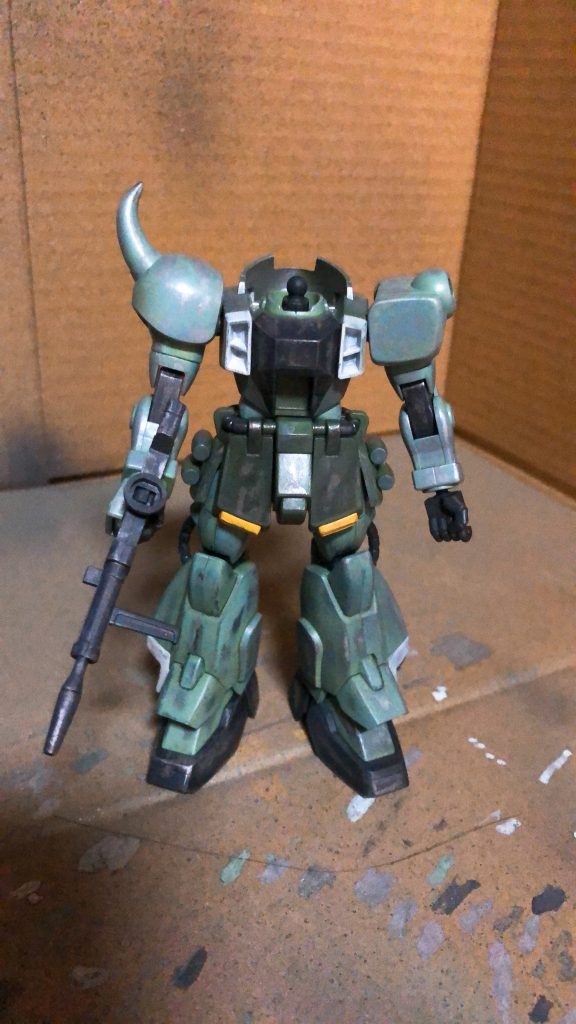 ここまで仕上げたところでつや消しなるスプレーの存在を知りました