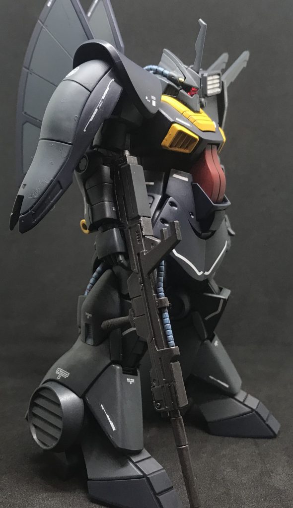 ビームライフルはディジェのビームライフルの前後を切断し、リゼルのビームライフルを切貼してそれらしい形にしています。