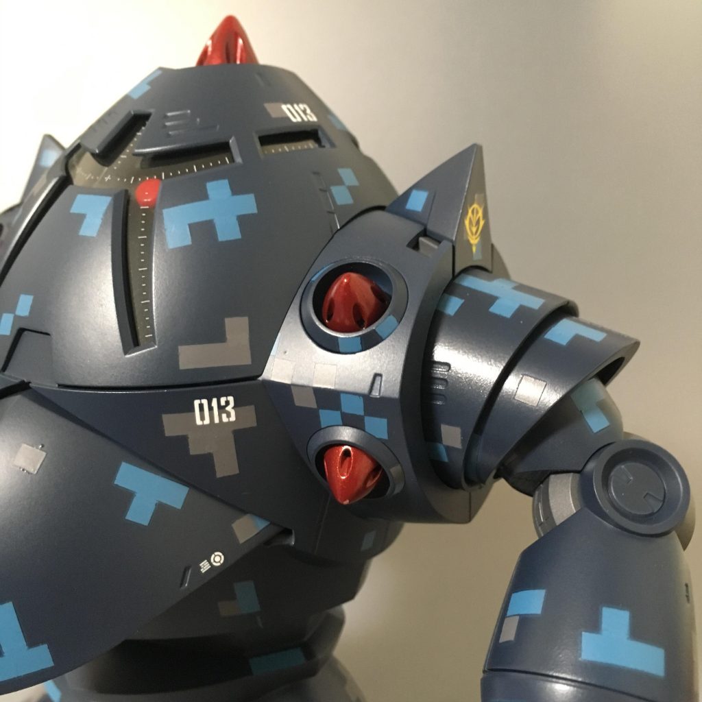 丸っこいのでデカール貼る位置が直感で決まらず、少なめです！