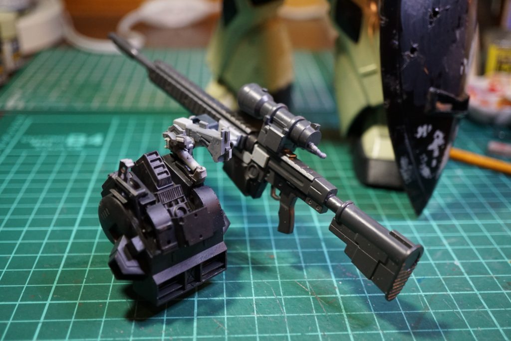 途中で付属のライフルをキャノンにするアイデアが浮かんだので急遽そのような方向性にアレンジしました。