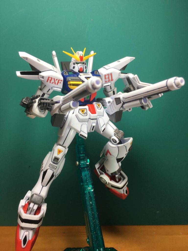 腕の関節改修のお陰で、ヴェスバーを自然に構えられるようになりました。