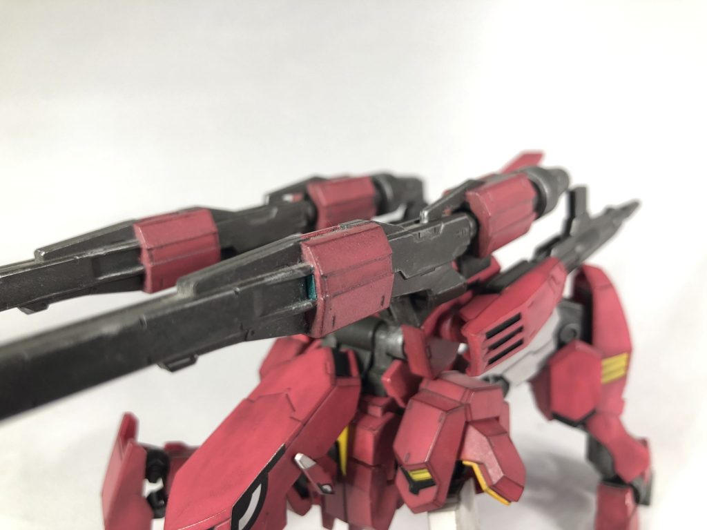 砲身の塗装は水性塗料で筆塗りしました。