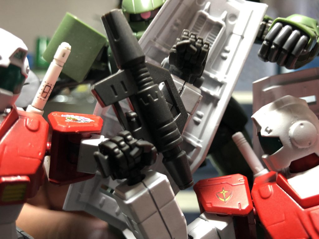 ジャック「うわぁ〜わ〜」

アダム「どけどけ！」