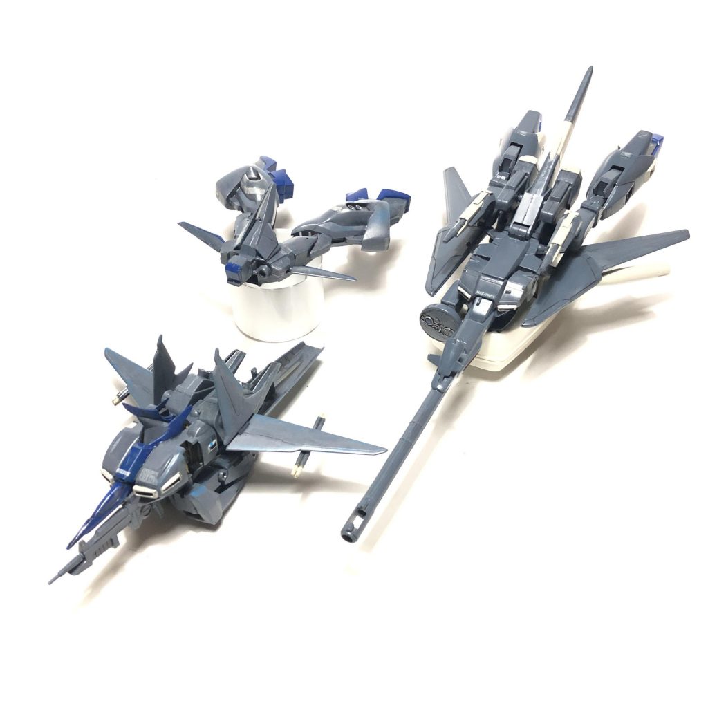 ブラボー1(ゼータプラス)、ブラボー2(バウ)はゼダンBを捕捉。

これよりスターダストを装って哨戒行動へ移行する。

ブラボー1「ブラボー2はドッキングした方が良さそうだ」
ブラボー2「OK！ブラボー1。ゼータに振り切られない様に追尾するから長距離データを随時送ってくれ。カウント15で僚機ともトランスフォーメーションだ｣