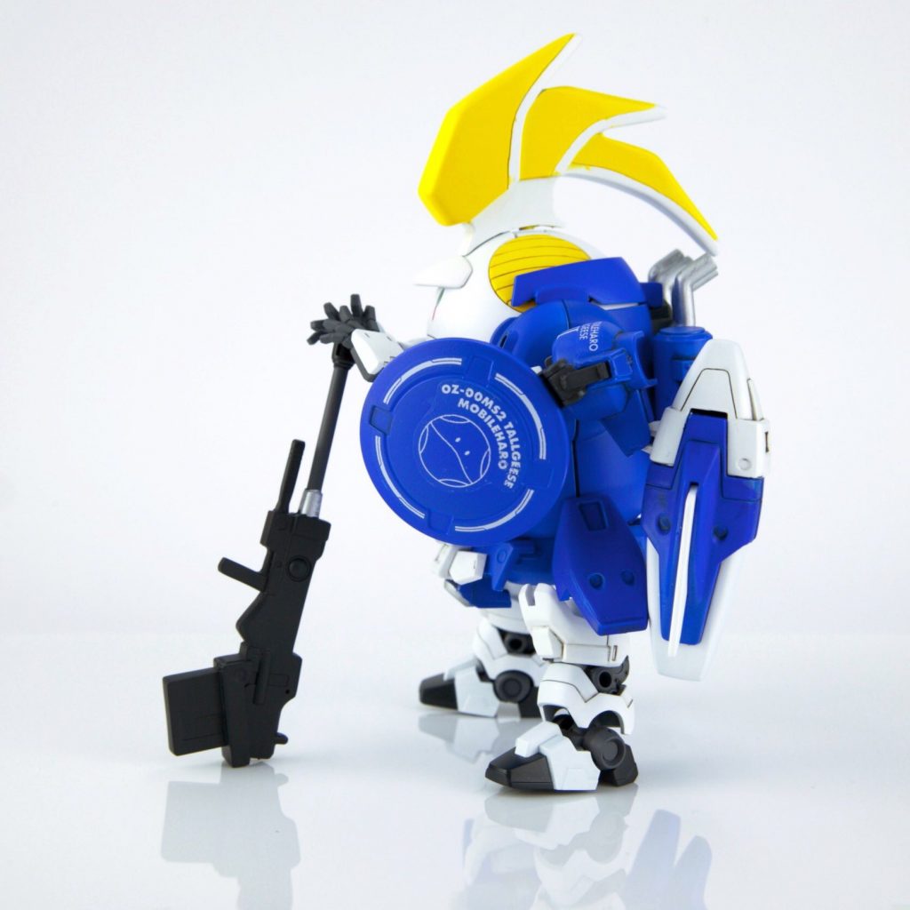 ## サイドエレガントドーバーガンは純正パーツからの縮小カスタムにしました。シールドの鷲のモールドはパテ埋めしてオリジナルデカールで装飾。