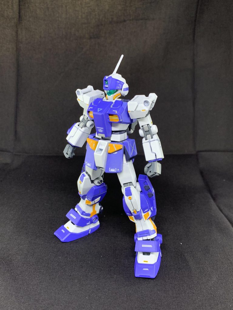 フロント。 いつものようなカラーと配色。