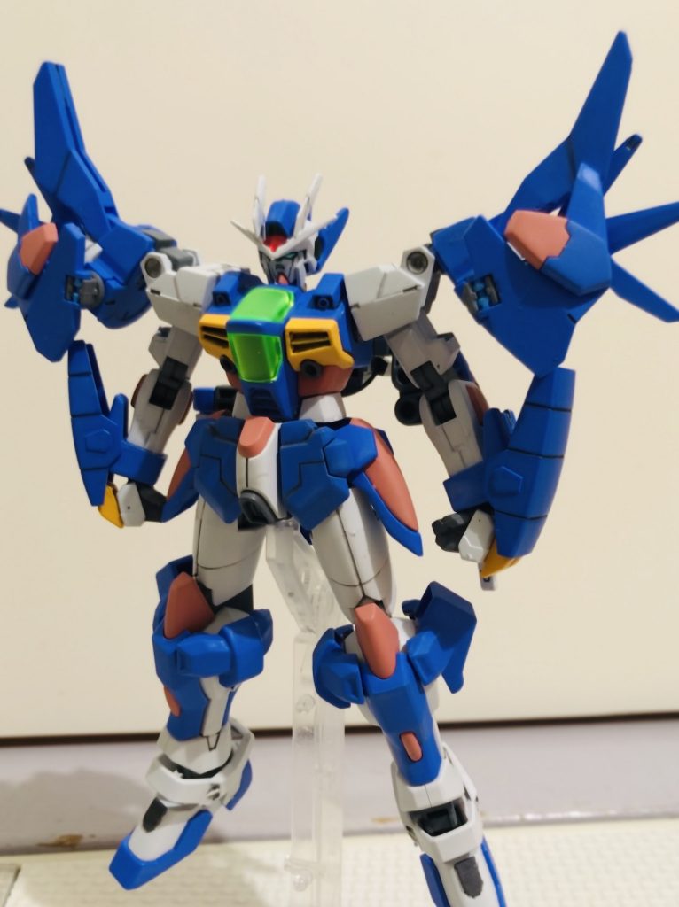 バトルモードとしてドライブは接近戦の妨げにぬらないように開き、サーベルラックは下向きにし、アームカバーは角度の変更をする事で冷却装置の機能向上と防御の取り回しが良くなる。（設定です。）