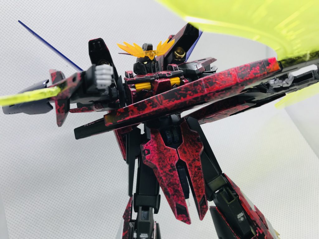 捕獲されそうなフェネクスを助けるため、突如現れる感じです