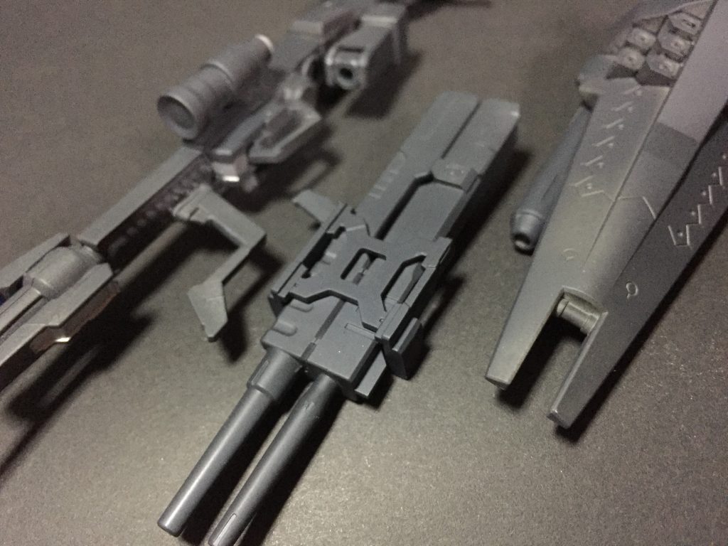 グレー強めの3種の武装を身にまとうシンプルなF装備