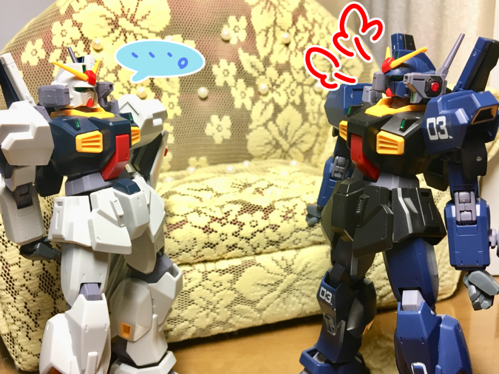 黒:ノリ悪いよ白ちゃーん!  可愛い仕草でファンを一機残らず魅了するんでしょ!?  恥ずかしがらないで!
白:恥ずかしいからやらないんじゃないし、あと俺いつそんなこと言ったかな?  記憶ないんだけど