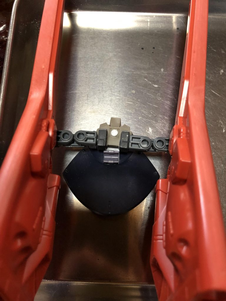 大変だった、シュツルムブースターの接続。FAガールの轟雷の背中パーツとアームアームズでなんとかなりました。