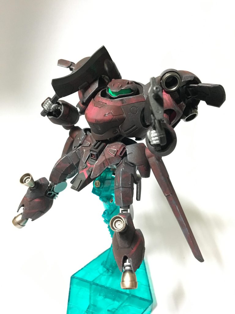 輸送船の護衛を専門にし、最高の速度で最高の一撃を加える(ノックアウトさせる)キマリスの様な戦闘をイメージしており、単独で戦えるようにしてあります。
とある海賊と戦い、緑の悪魔に最高の一撃を止められた時、彼の傭兵人生は幕を閉じた…と脳内妄想しております(笑)