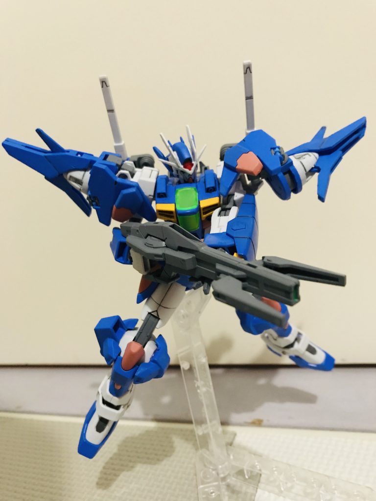 ライフルはAGE-FXの物が余ってましたのでそのまま流用してます。タイダルバズーカへの換装機能もあります。