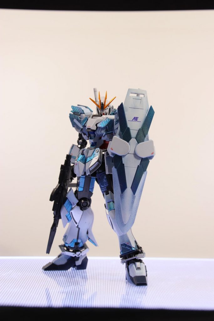 特に難しい事をしないで
通常のエアブラシとガンダムマーカーのみで制作です