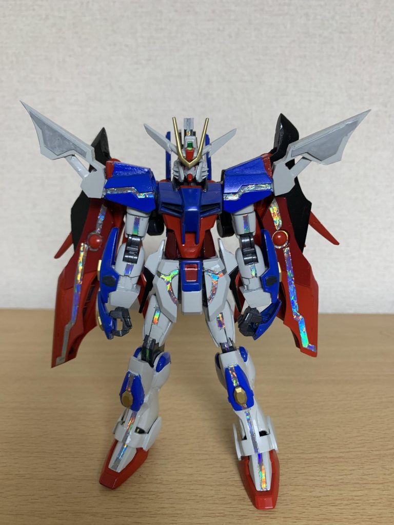 本機はデスティニーの性能をそのまま強化すると共に弱点をある程度補う形での改修が進められた
各部にスターゲイザーのパーツを流用する事で、全身にヴォワチュール・リュミエールによる恩恵を最大限に受けられるようになった