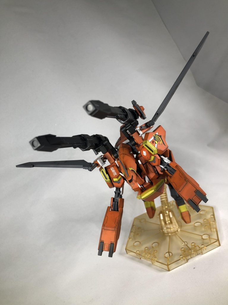 可変後。これがやりたかった‼︎
だいぶガイアらしさが出たのではないのかと思います。そう信じたい…。
バルトフェルド 「唸れ‼︎コズミック(イラ)キャノン‼︎」www