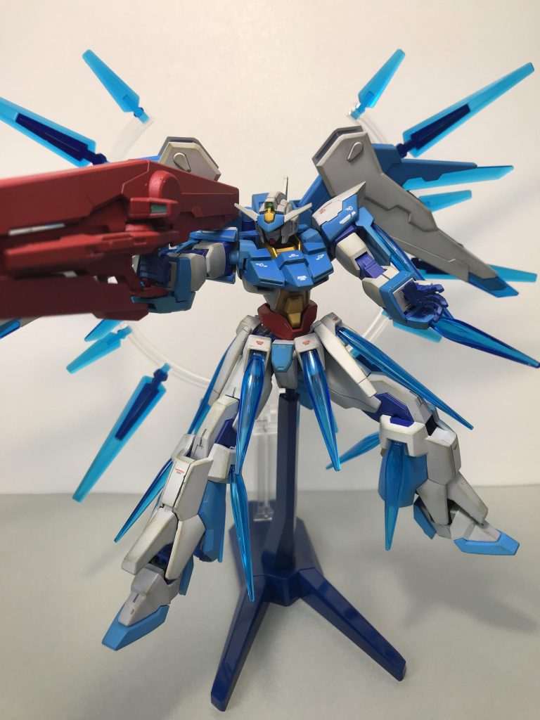 展開するとけっこう派手な印象に。
ウイングのパーツと合わせてクリアブルーで塗装仕上げをしました。