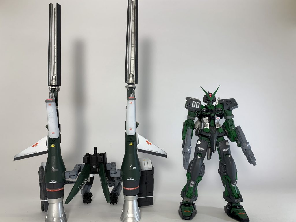 最後に、レールキャノンと本体の比較。中々巨大に。
最後まで見てくださってありがとうございます!SEEDコンにも参戦しておりますのでよければGood!お願いしますm(_ _)m