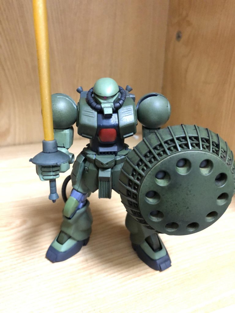 サーベル展開。
クリアパーツにゴールドを少し塗りました。あんま分からないですね。
なんかかっこ悪くないけど、かっこよくもない気がしますね。