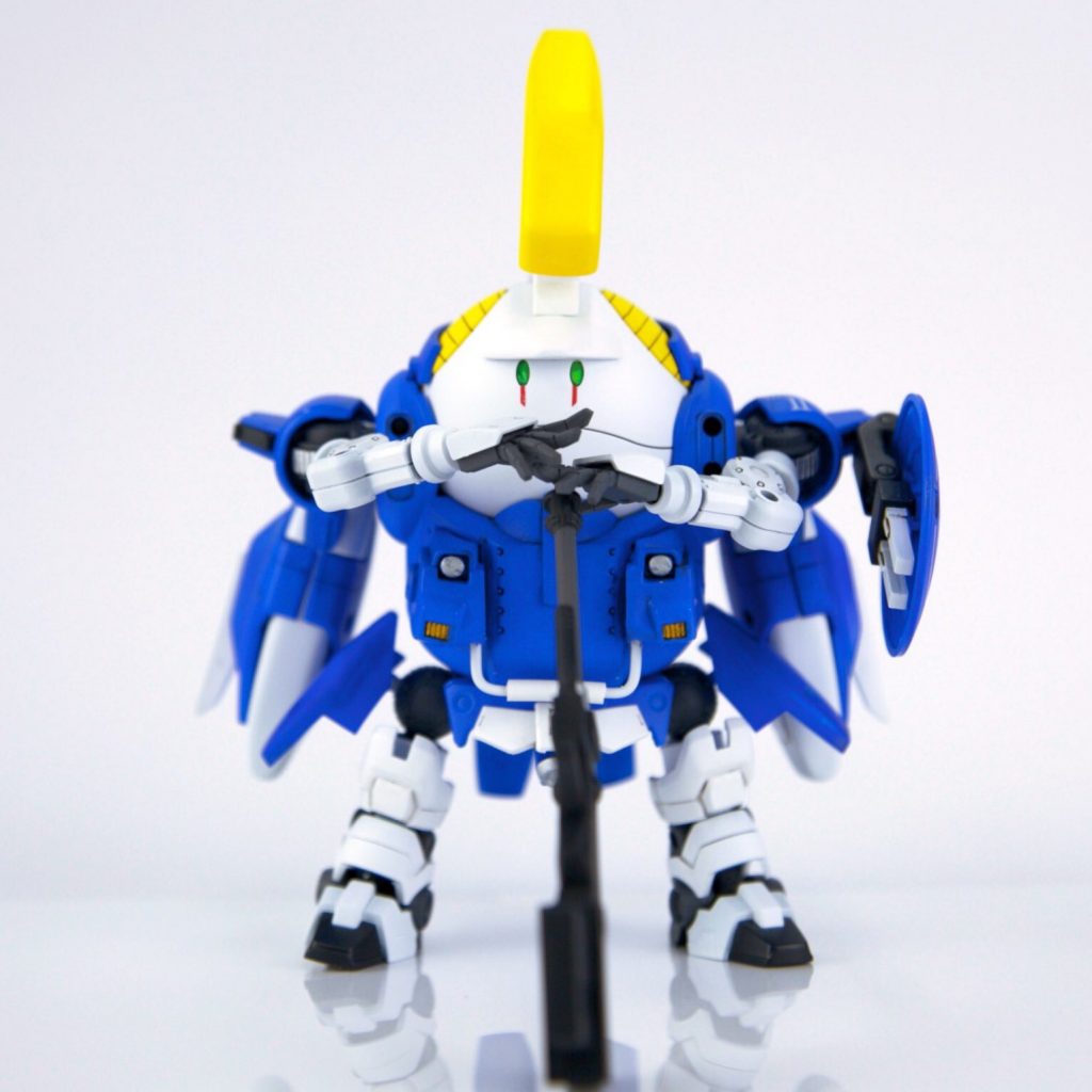 ## フロントエレガント言わずと知れた、エレガントポーズ足とアンクルはHGリーオーから。膝から各種トールギスパーツは1/144トールギスⅡから。トサカはフルスクラッチです。
