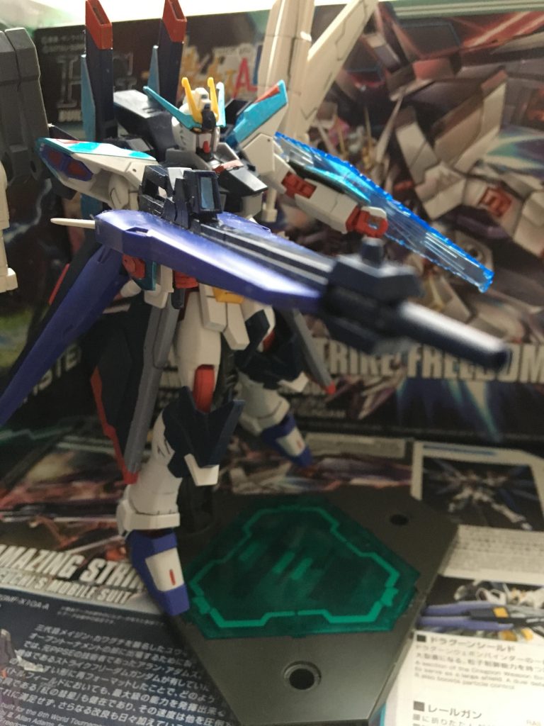 そうすることで、ビームシールドが展開しやすくなりました。
ビームライフルとの展開時